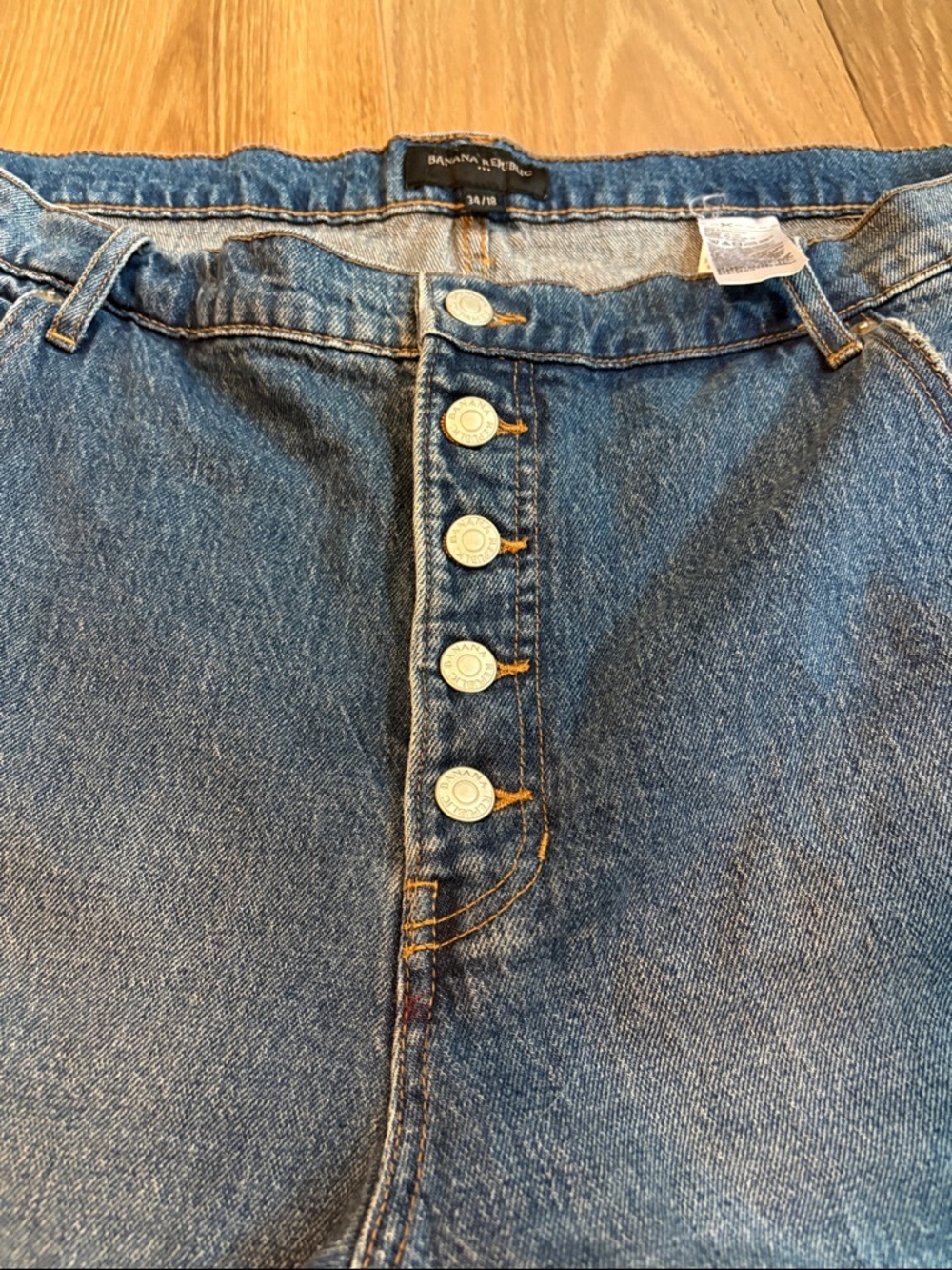 Banana Republic Size 34/18 Women's Blue Denim Button Fly Medium Wash Shorts - Picture 3 of 12